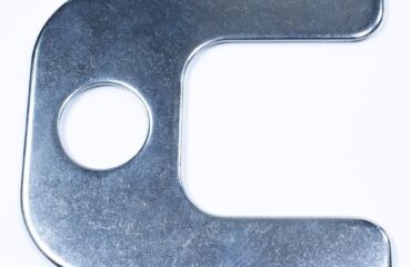 GRAMPO DE ACO AISI 304 DE RETENCAO DA BOMBA